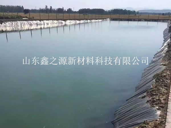 如何處理蓄水池hdpe土工膜的熱膨脹問(wèn)題？